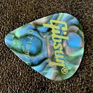 ปิ๊กกีตาร์ Gibson อย่างดีของแท้ ขนาด 0.46 0.71 มิลลิเมตร🔥พร้อมส่ง🚚ส่งเร็ว (สุ่มสี)