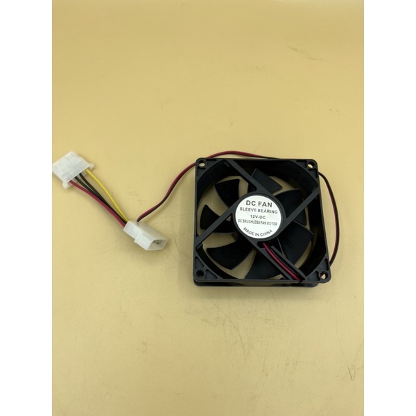 พัดลม ระบายความร้อน DC 12V มีไฟ 4 สี ขนาด 80×80×25 mm.