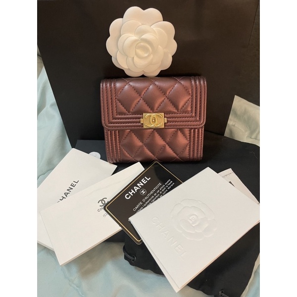 Chanel trifold wallet holo30