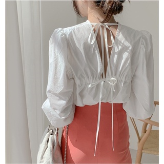 พร้อมส่ง  bow white top C1550 เสื้อท๊อปวีหลัง เสื้อท็อปผูกหลัง