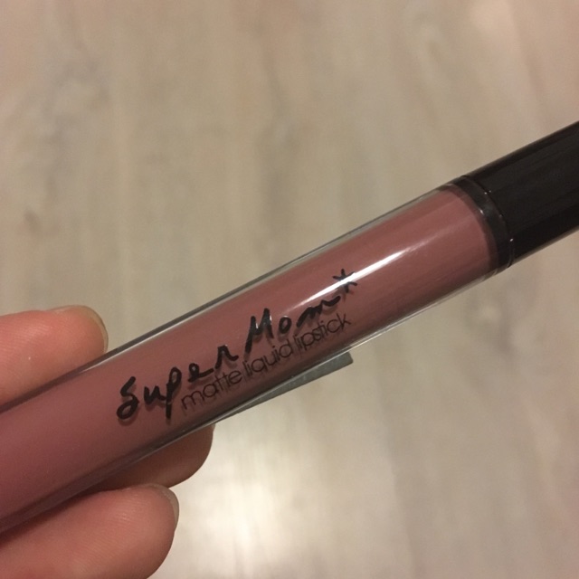 SUPPER MOM matte liquid lipstick เบอร์ 22 anastasia