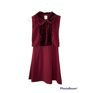 Lynaround เดรสสีแดง burgundy แต่งกำมะหยี่ น่ารัก Size XS มือสอง พร้อมส่ง