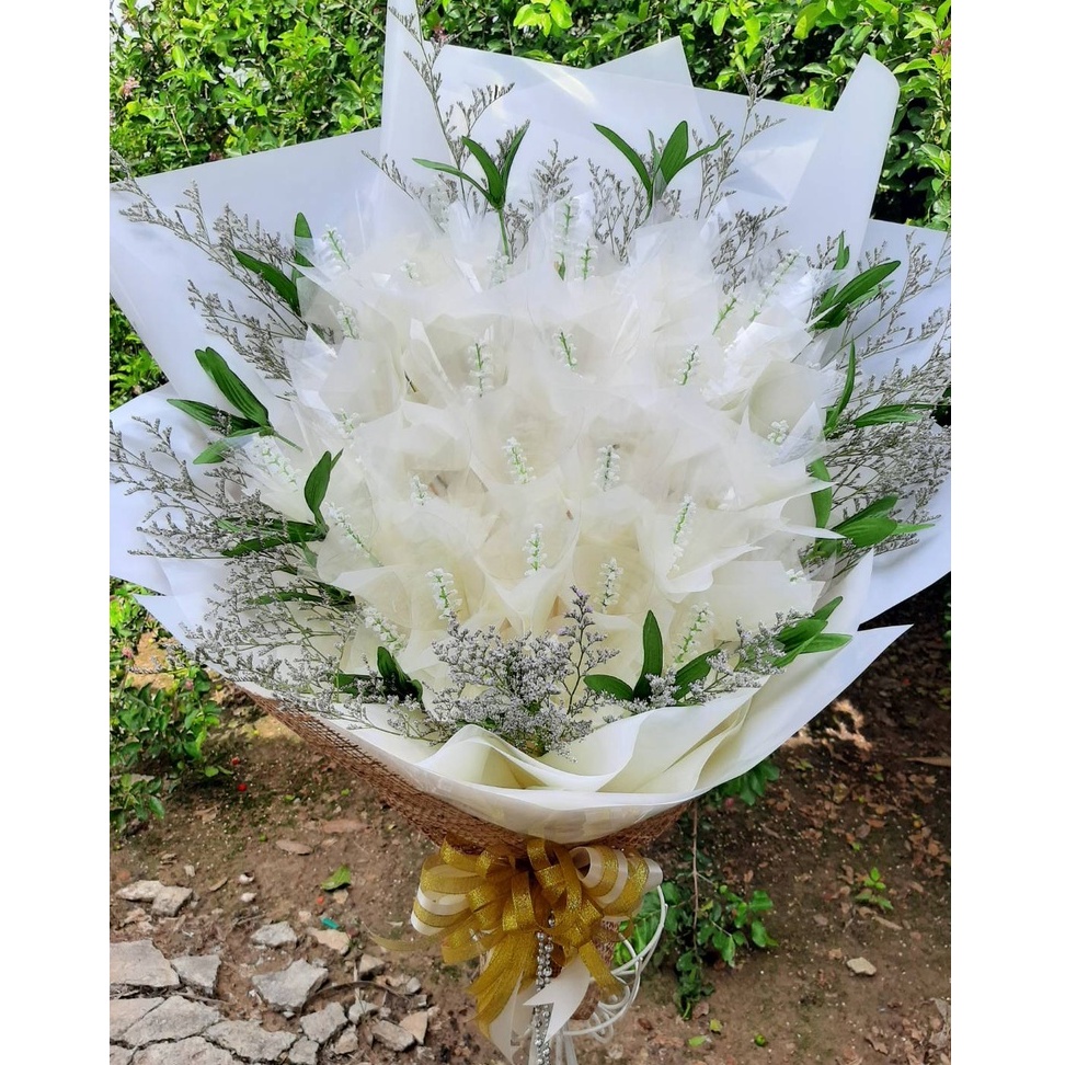 ช่อเปล่าใส่ธนบัตร ได้ 30 ใบ สีขาว โบว์สีทอง ช่อรับปริญญา