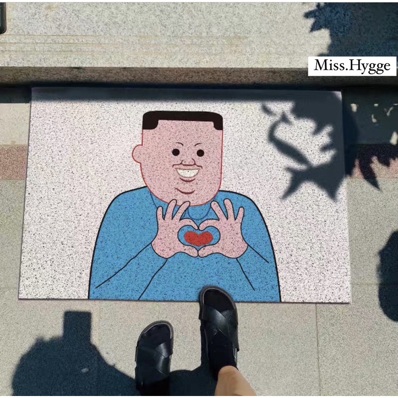 พรมดักฝุ่นJoan Conella x Kim Jong-un preorder//miss.hygge