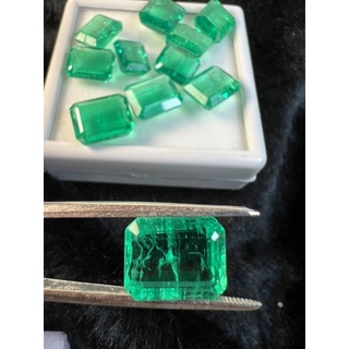 Lab Created 7.58 carats size 13x10mm columbian emerald