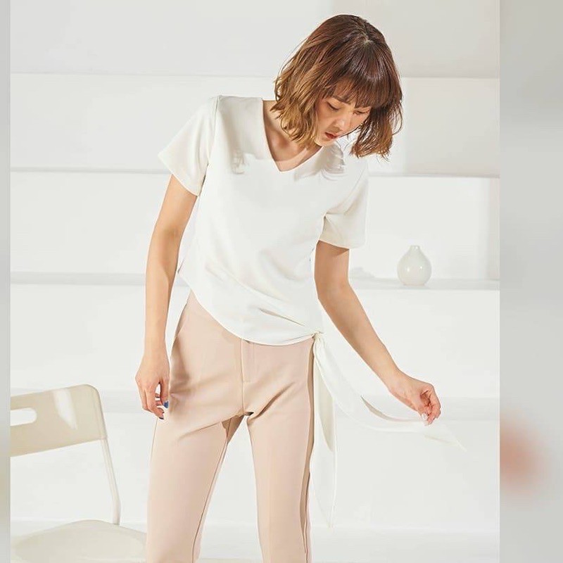 lily top จากแบรนด์ Hana Milin - peach