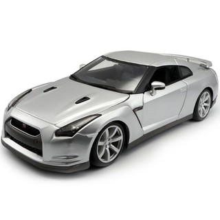 โมเดลรถเหล็กNissan GT-R ปี2009 สเกล1:18 รายละเอียดสวยสมจริงประตูข้างและฝากระโปรงหน้าท้ายเปิดปิดได้เป็นงานโมเดลตั้งโชว์