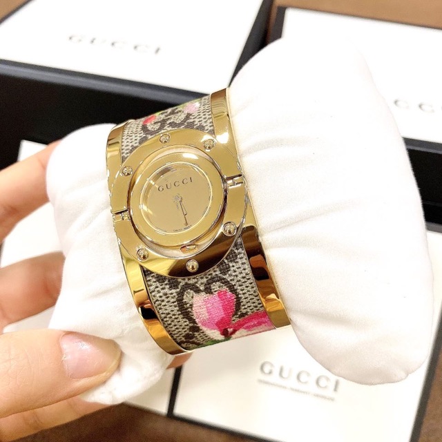 Gucci twirl bloom top watch