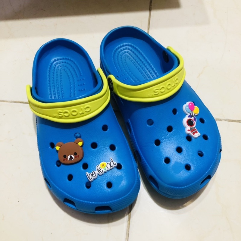 รองเท้า crocs มือสอง