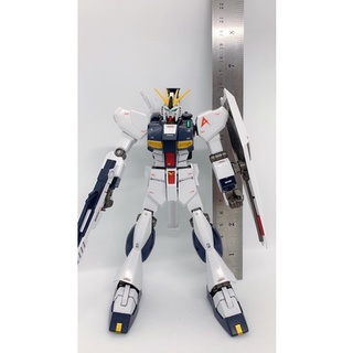 Bandai RX93 Nu Gundam HG 1/144 ต่อเสร็จพร้อมเล่น