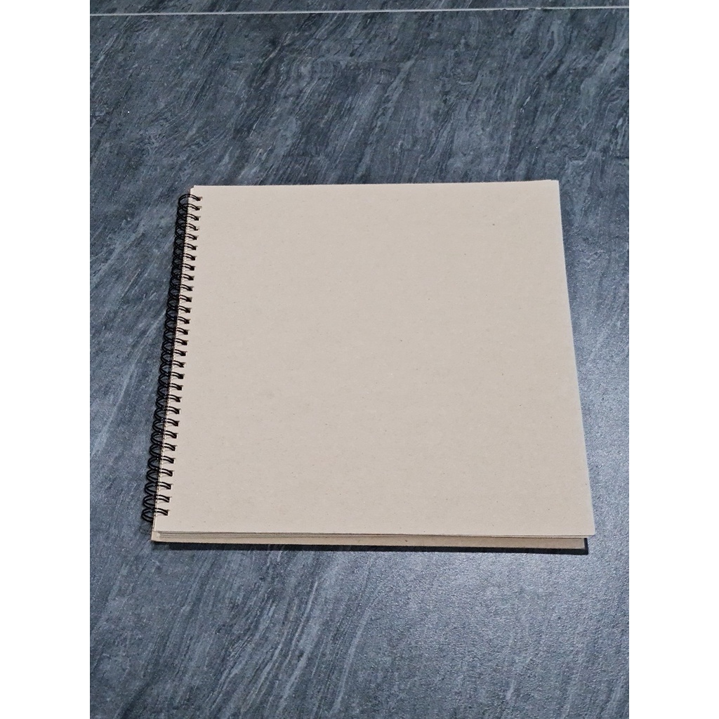 สมุดริมลวด กระดาษน้ำตาล  ขนาด 260x255mm  50แผ่น/เล่ม  ยี่ห้อ IBOOM รุ่น IB1303