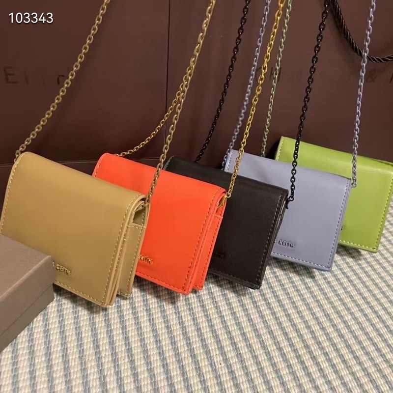 กระเป๋าCharles&keith ใบสั้น พร้อมช่องเก็บบัตรหลายช่อง มีสายโซ่สะพายได้น่ารักมาก พร้อมส่ง