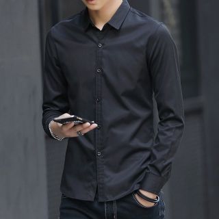 เสื้อเชิ้ตแขนยาวสีดำ