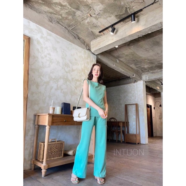 ชุดเซ็ทสีเขียวป้ายintuon