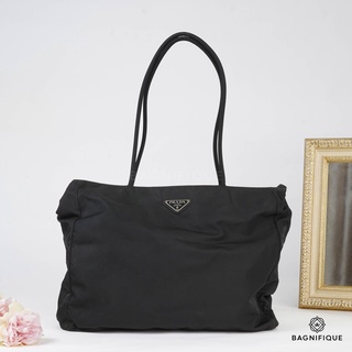 PRADA NYLON TOTE กระเป๋า