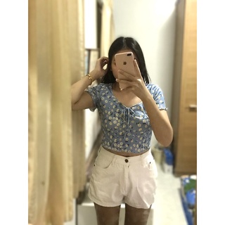 เสื้อครอปลายดอกไม้ ผ้ายืดพร้อมส่ง