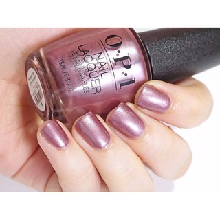 OPI - Reykjavik Has All The Hot Spots ยาทาเล็บ สีชมพูลูกพลัม มีชิมเมอร์ สวยกลืนเข้าไปกับผิวเลยค่าา แท้ 100%