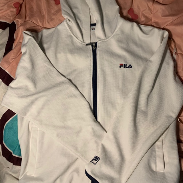 เสื้อกันหนาว Fila แท้