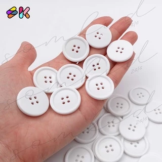 somkid กระดุมพลาสติกเนื้อดี 4รู ขอบเล็ก ขนาด 20mm(Size32L) และขนาด25mm(size40L) แซ็กเครื่องจักรได้ สอยมือได้