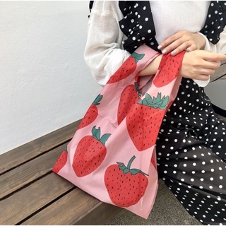 🍓พร้อมส่ง Korean strawberrybag กระเป๋าผ้าลายสตอเบอร์รี