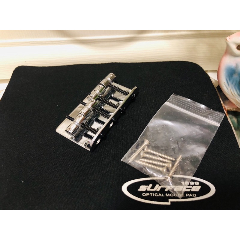 Fender bass bridge 4 สาย ถอดจาก Fender mustang bass