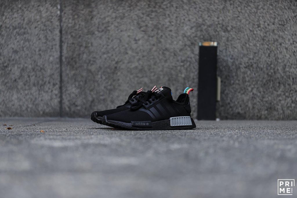 Adidas NMD R1  Core Black/Matt Silver(Q47261)