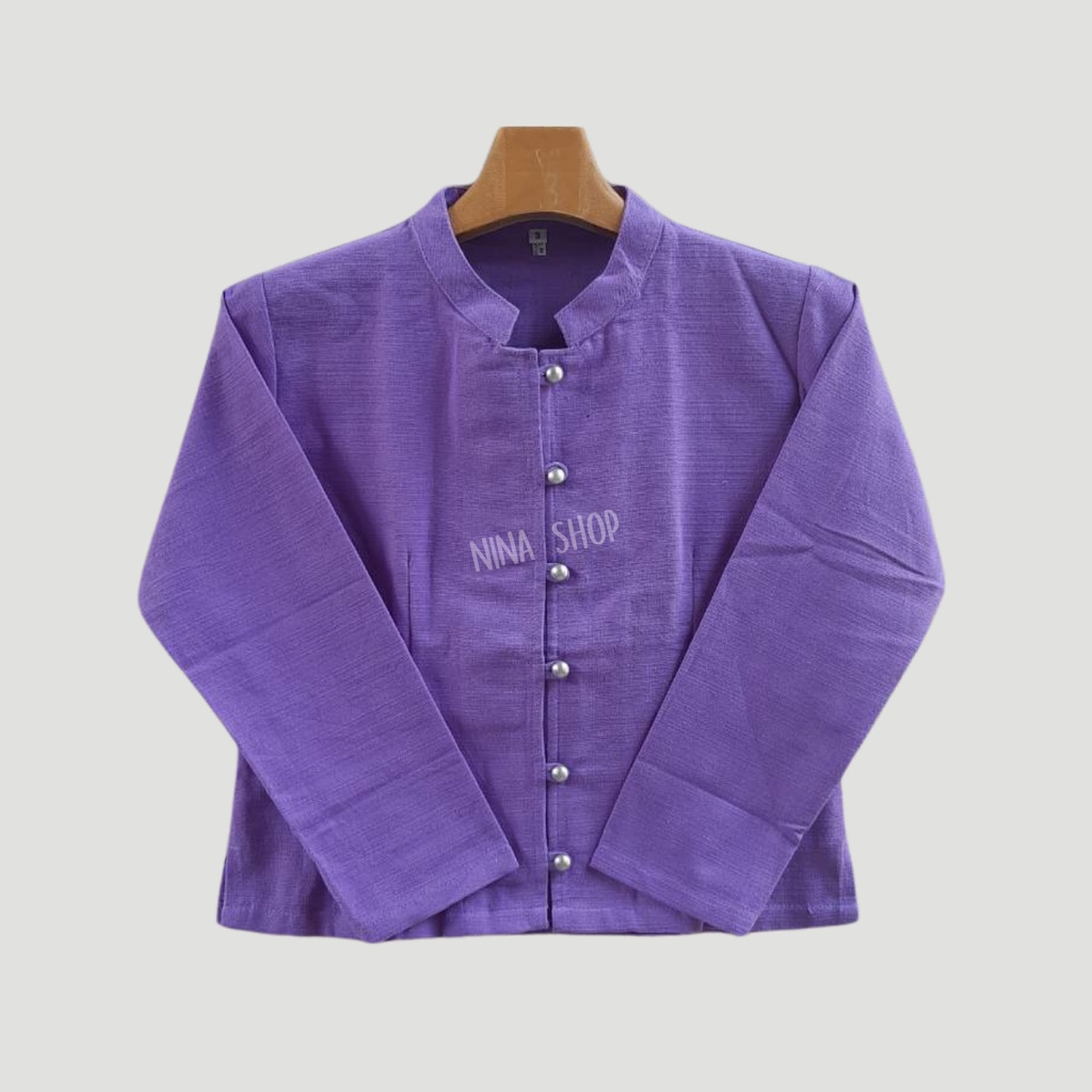 เสื้อผ้าฝ้ายผู้หญิง คอจีนแขนยาว ทรงสวยกระดุมสีเงิน งานเย็บเรียบ สวมใส่สบาย ใส่ไปวัดทำบุญ สีเสื้อเข้ากับวันสำคัญของไทย