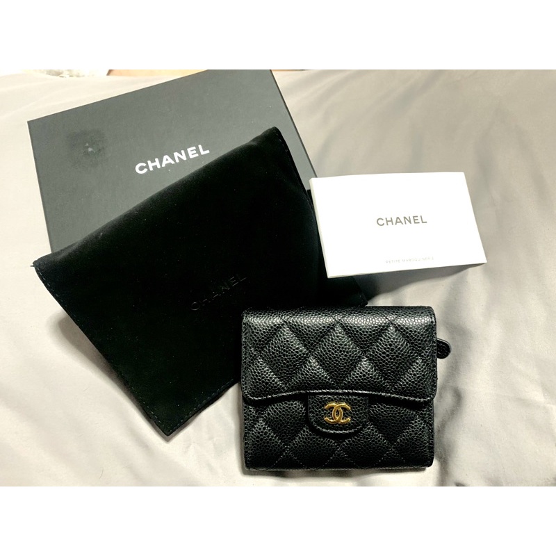 กระเป๋าสตางค์ Chanel Trifold wallet caviar Holo26