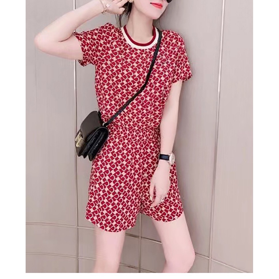 สินค้ามาใหม่ ชุดแฟชั่นของผู้หญิงเสื้อ+กางเกง มีไซร้ให้เลือก M,L,XL,XXL,3XL มี3สีให้เลือก ผ้านุ่มมากใส่สบาย !!ราคาสุดคุ