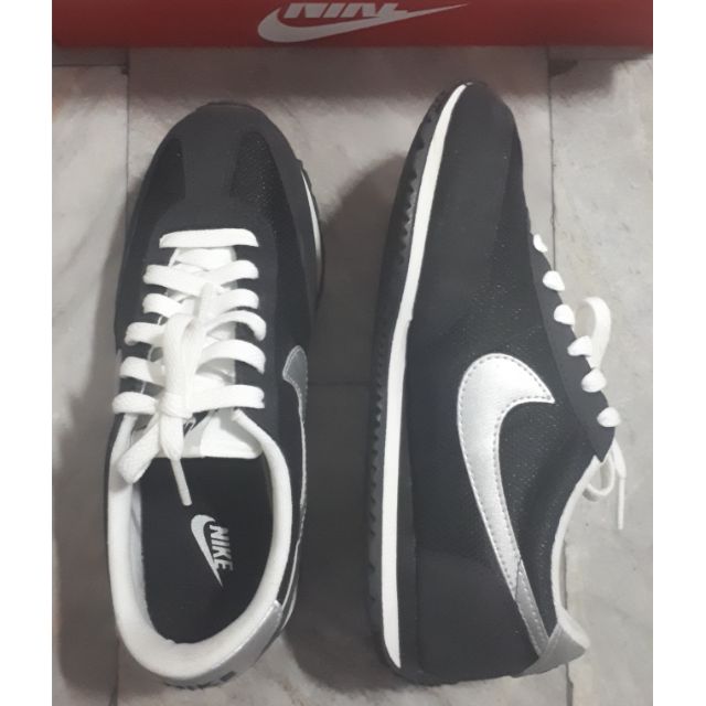 NIKE WMNS OCEANIA TEXTILE