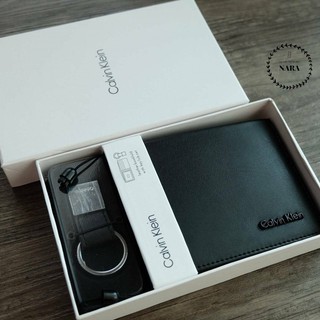 ส่งฟรีems ขายดีที่สุด Calvin Klein  leather credit card fold with metal clip key fob set (ตัวหนังสือนูน)