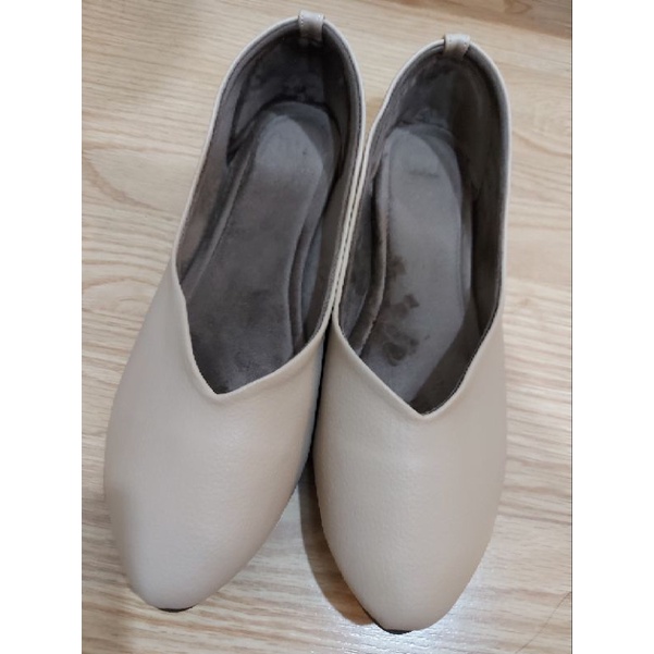 รองเท้ามือสอง ยี่ห้อ Nu bangkok