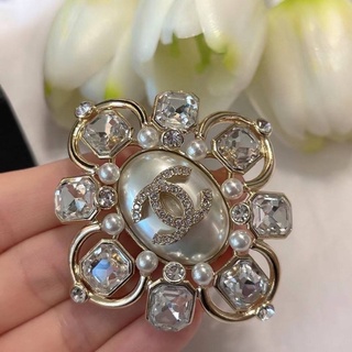 Chanel Brooch เข็มกลัดชาแนล งานไฮเอน 1:1 ค่ะ ชนช็อปเป๊ะๆ หรูหราไฮโซ ดูดี  งานสวยมาก