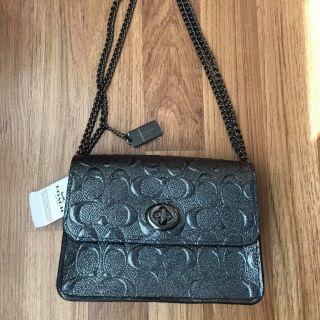 COACH F35121 BOWERY CROSSBODY IN SIGNATURE LEATHER 
COLOR: BLACK ANTIQUE NICKEL/CHARCOAL