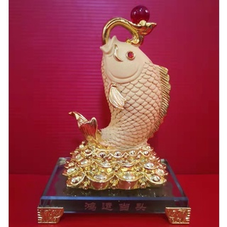 ปลาหลีฮื้อ ปลา ปลามงคล งานเรซิ่นพ่นทรายทอง ฐานแก้ว สูง 7 นิ้ว เสริมดวง โชคลาภ ร่ำรวย แก้ชงปี 66