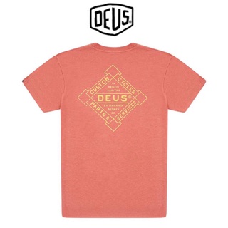 เสื้อยืดคอกลม  DEUS  แท้💯% 🧿EUREKA TEE DEUS สีส้มอิฐ(DU013)