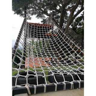 Climbingnet ตาข่ายยิม ตาข่ายปีนป่าย เส้นใยโพลีเอสเตอร์สีขาว อ่อนนุ่ม แข็งแรง ขนาดผืน 2x2 m. แถมเชือกผูก 20 ม.