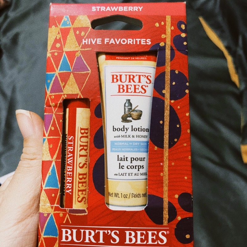 มือ 1❣️ Burt's Bees Hive Favorites - Strawberry