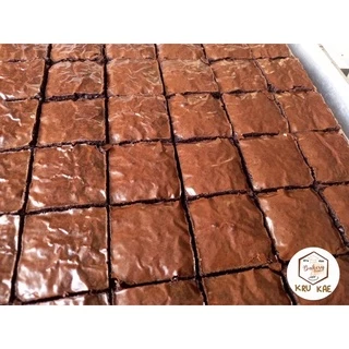 บราวนี่ หน้าฟิล์ม 9 บาท ดาร์กช็อคโกแลต เนยสด (มีขายส่งขั้นต่ำ 10 ชิ้น) dark chocolate