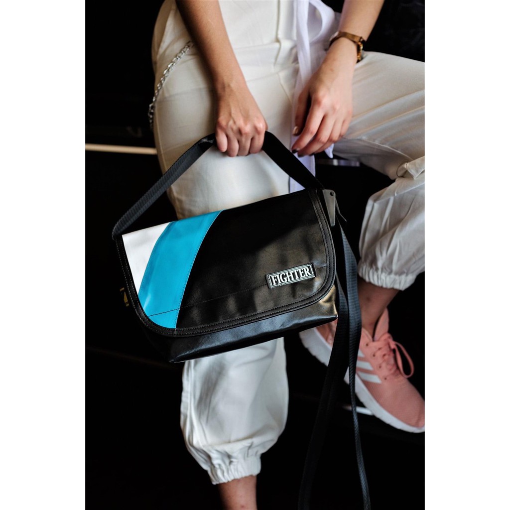 กระเป๋าผ้าใบกันน้ำ fighter