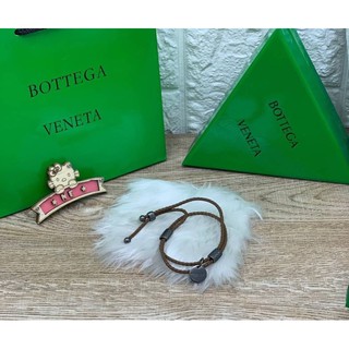 ข้อมือหนัง ใส่ได้ทั้งหญิงและชาย Bottega
