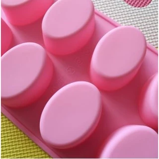 แม่พิมพ์สบู่ ซิลิโคน แม่พิมพ์สบู่ 8 ช่อง 100 กรัม ทรงรี ขนาด 1ช่อง : 7.5 x 5.3 x 3.1cm ใช้ทำบล็อก ขนม บล็อก ทนความร้อน