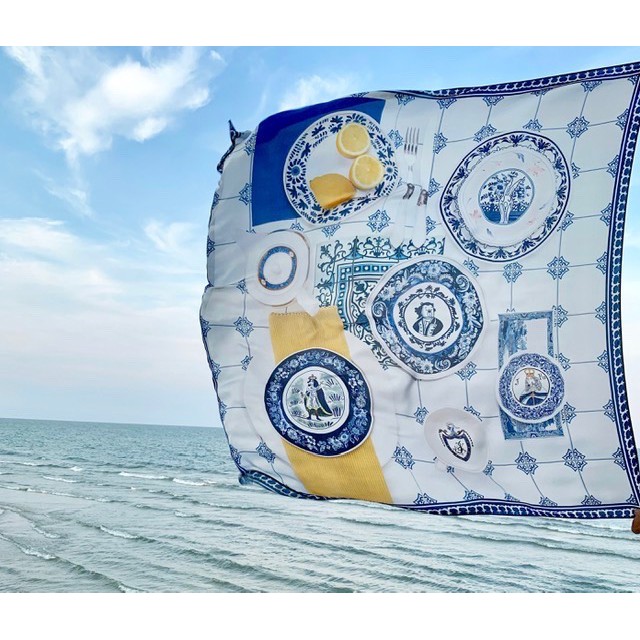 'Portuguese tiles' ผ้าพันคอ