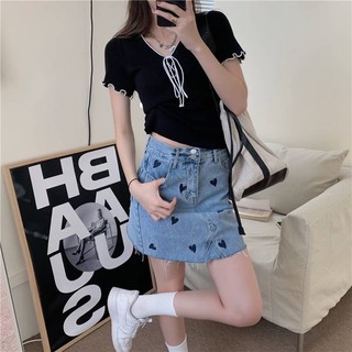 C6477 Mini heart skirt กระโปรงทรงเอยีนส์ปักลายหัวใจ น่ารักมากก ใส่คู่กับเสื้อยืดหรือเสื้อเชิ้ตได้หมดเลยน้า