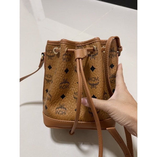 กระเป๋า ขนมจีบ mcm crossbody