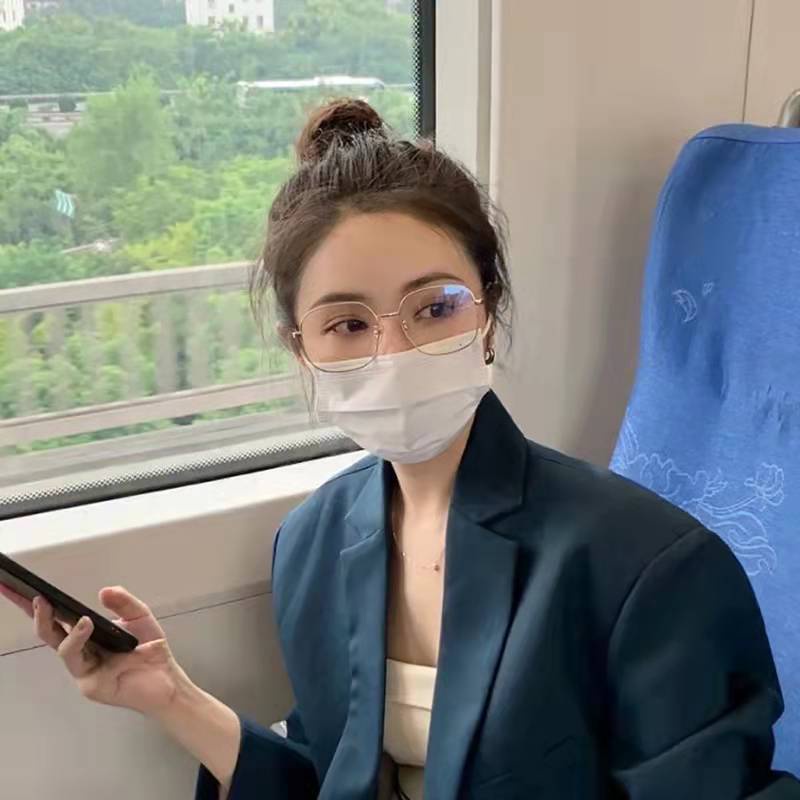 แว่นสายตาสั้น ออกแดดเปลี่ยนสี แว่นกรองแสง ป้องกันรังสี เลนส์ออโต้ แว่นตาแฟชั่น ผู้ชาย ผู้หญิง 0 ถึง -400 ปรับแสงอัตโนมัติ เลนส์จะเปลี่ยนเป็นสีเทาโดยอัตโนมัติภายใน 5 วินาที ช่วยป้องกันรังสีอัลตราไวโอเลตได้อย่างมีประสิทธิภาพ - รูปที่ 2