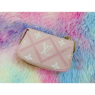 New Louis Vuitton Mini Pochette Accessoires Rose Creme พร้อมส่ง