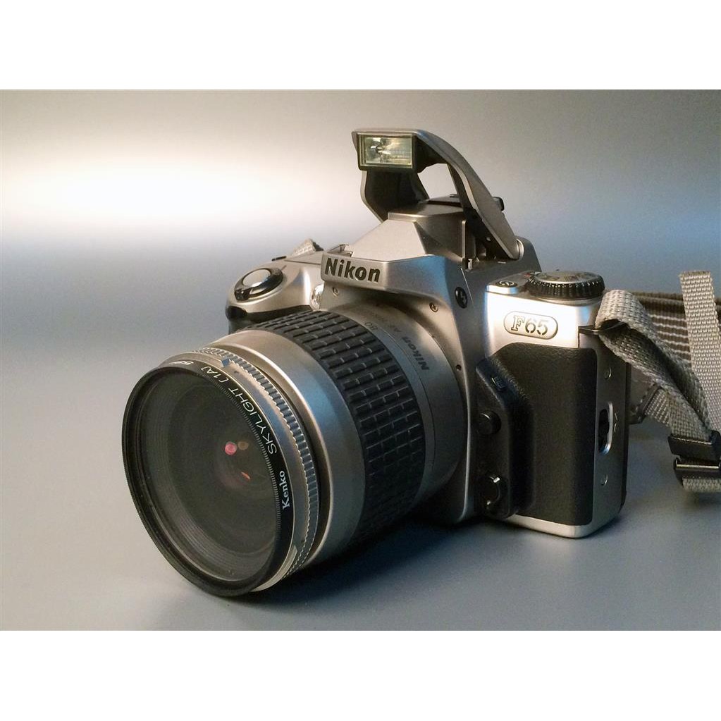 กล้องฟิล์ม Nikon F65D + เลนส์ 28-80 และ 75-300