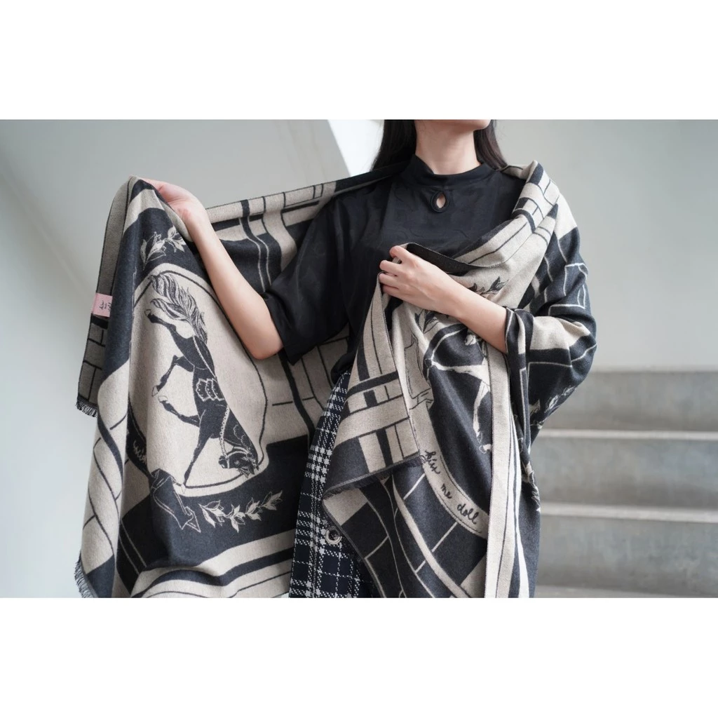 Kiss Me Doll ผ้าพันคอ/ผ้าคลุมใหล่ - คอลเลคชั่น Fleece ลาย Filly (ผ้าหนา)ขนาด 180 x 70 cm.