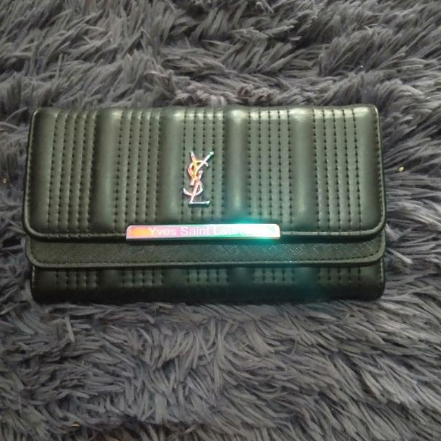 กระเป๋าสตางค์ใบยาวYSLมือสอง